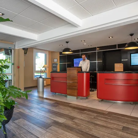 Hotel Novotel Pont De L'arc 4*