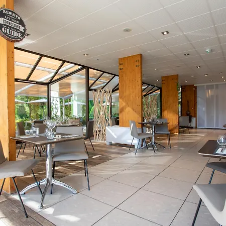 Novotel Pont De L'arc Hotel